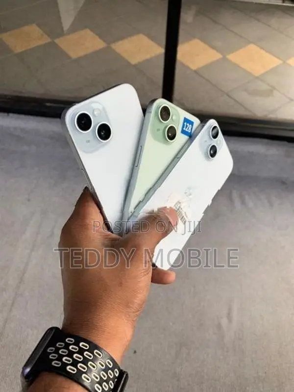 Apple iPhone 15 (Used)