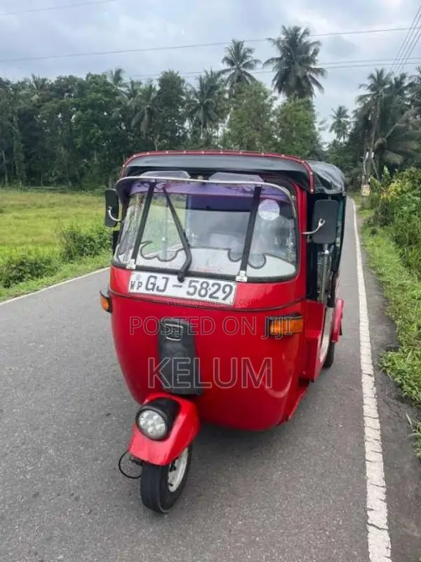Bajaj RE 2 Stroke 2001 Three Wheel (Used)