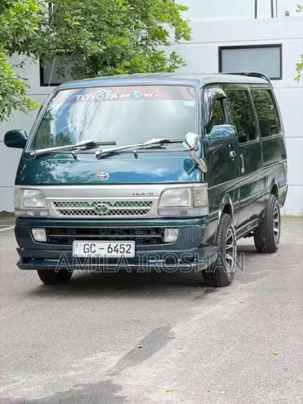 Toyota Dolphin 1995 Van (Used)