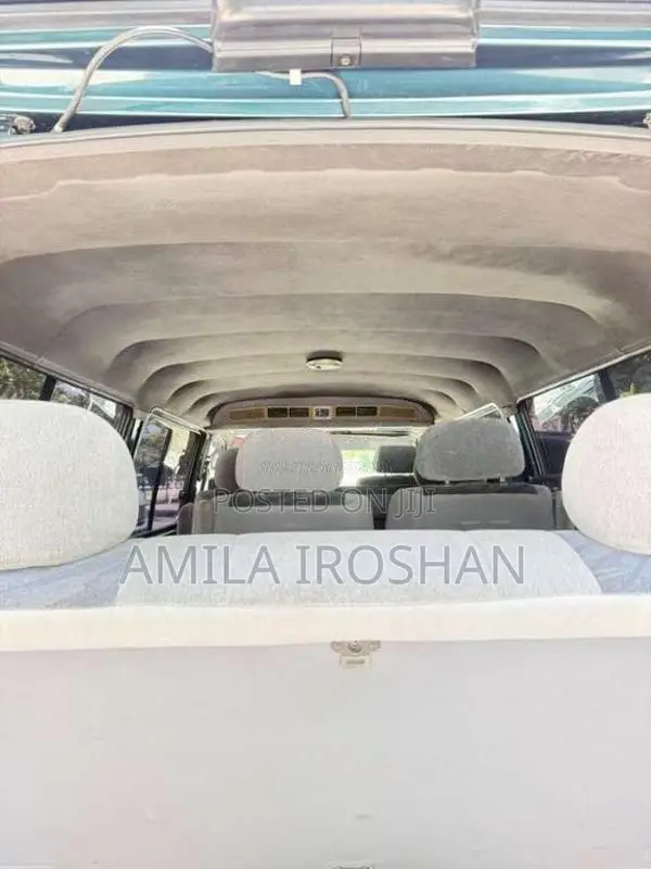 Toyota Dolphin 1995 Van (Used)