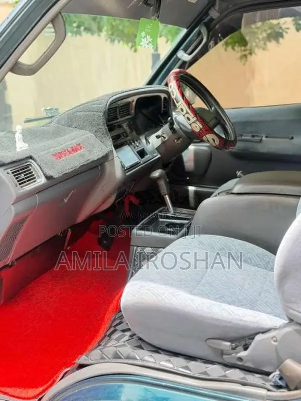 Toyota Dolphin 1995 Van (Used)