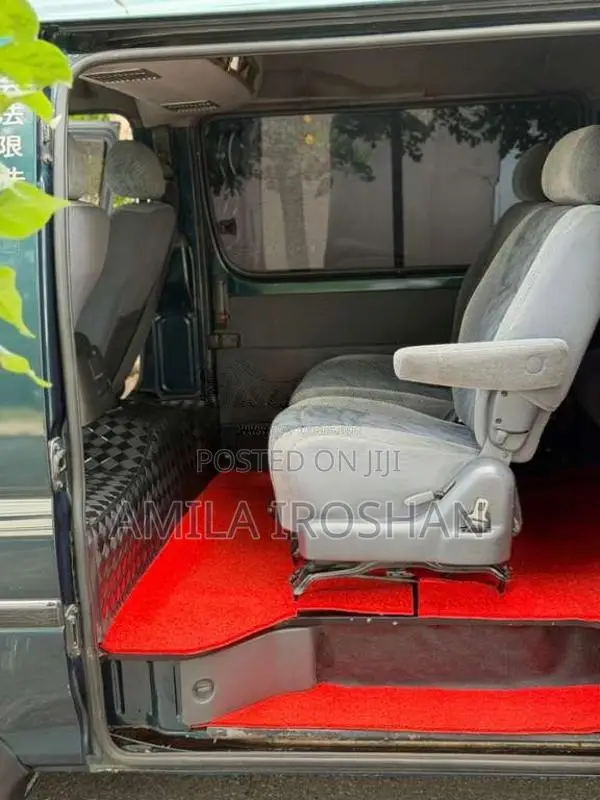 Toyota Dolphin 1995 Van (Used)