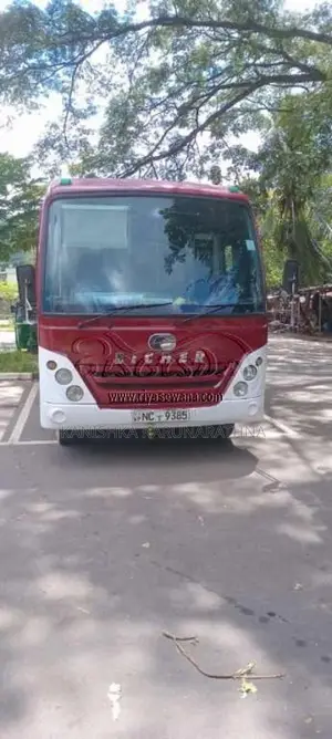 Eicher Starline 2017 Bus (Used)