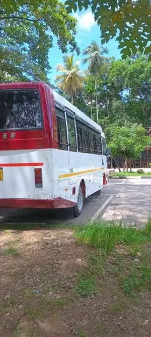 Eicher Starline 2017 Bus (Used)