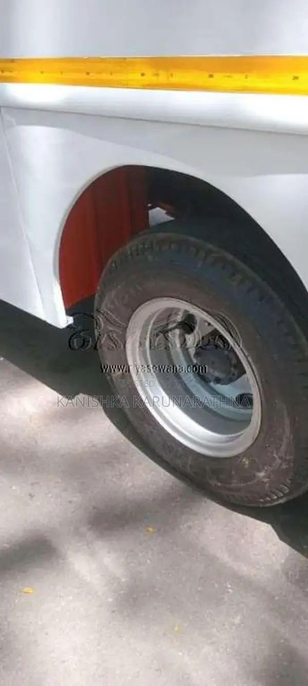 Eicher Starline 2017 Bus (Used)