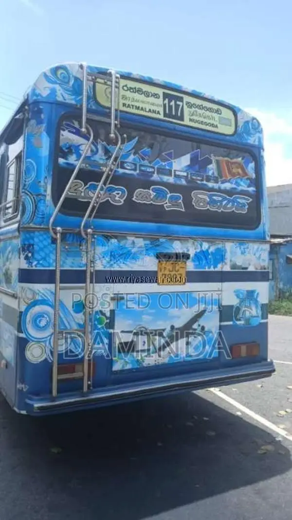 Ashok-Leyland Viking 2004 Bus (Used)