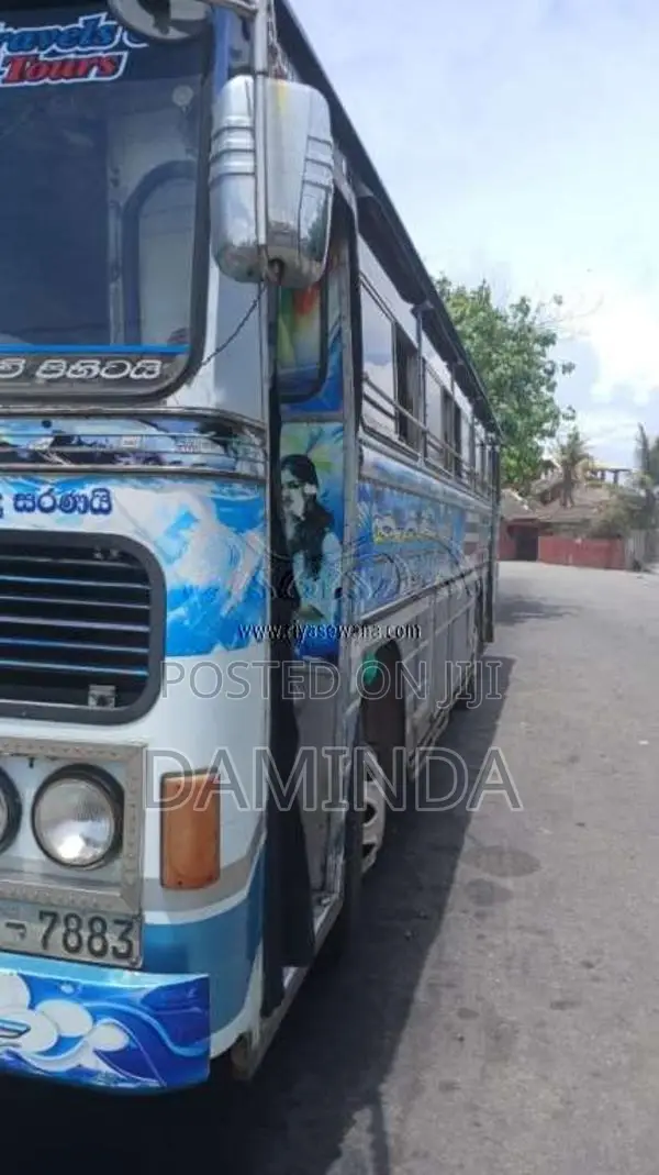 Ashok-Leyland Viking 2004 Bus (Used)
