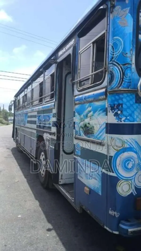 Ashok-Leyland Viking 2004 Bus (Used)