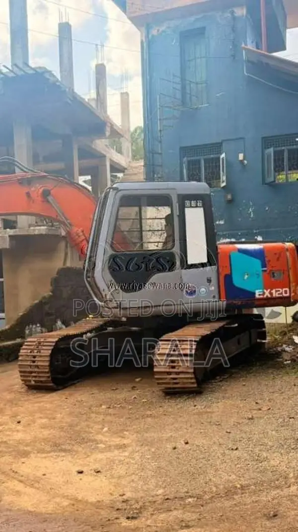 Hitachi Landy02 2005 Heavy-Duty (Used)