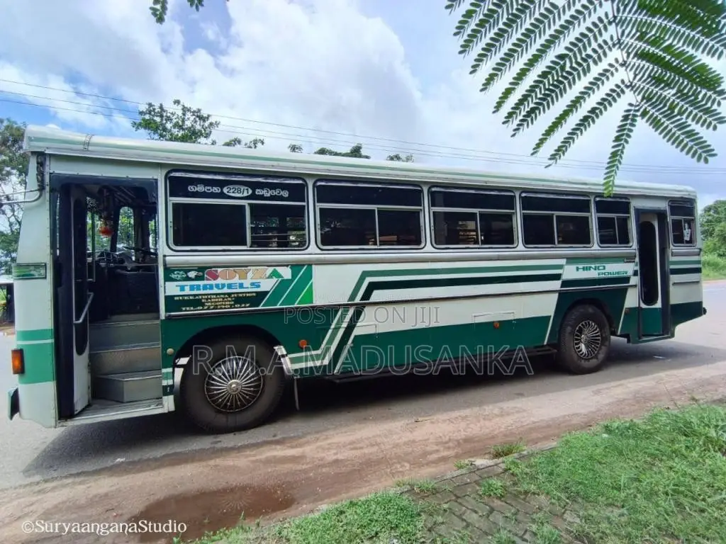 Ashok-Leyland Viking 2005 Bus (Used)