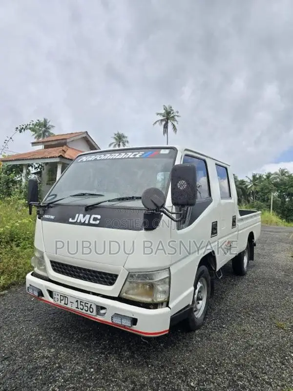 JMC CrewCab 2011 Crew Cab (Used)
