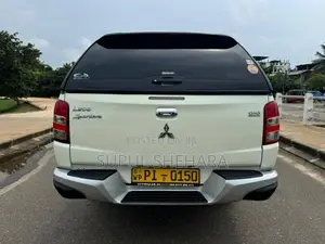 Mitsubishi L200 2016 Pickup (Used)