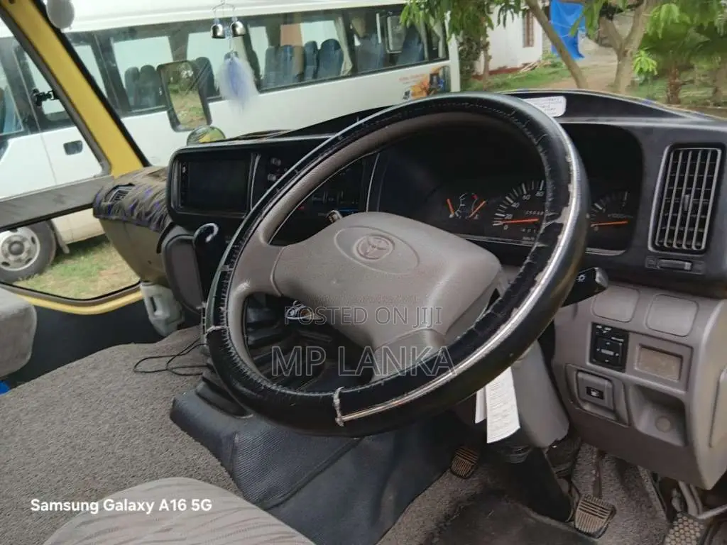 Toyota NO4C 2009 Bus (Used)
