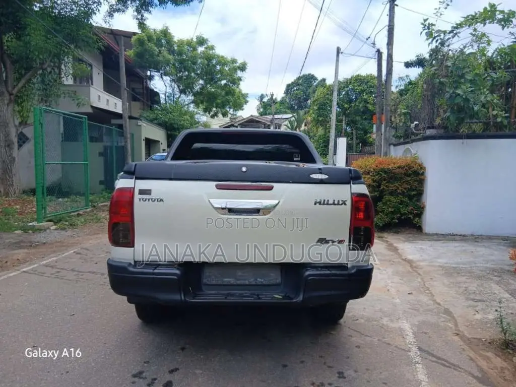 Toyota Double Cab 2018 Pickup (Used)