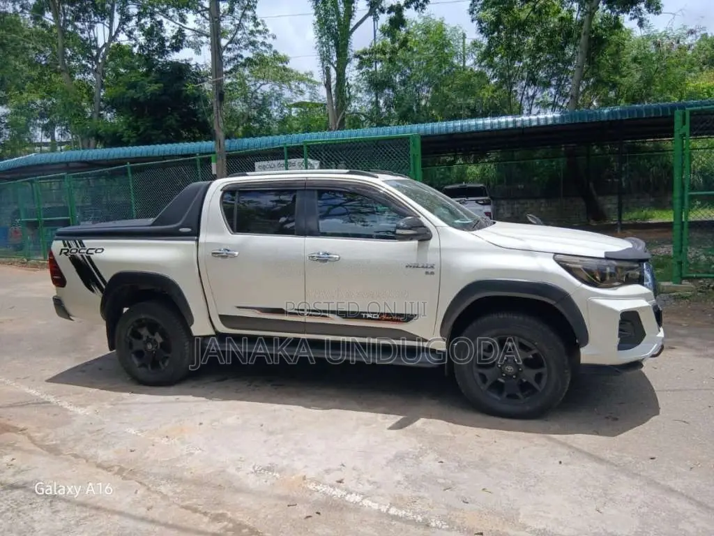 Toyota Double Cab 2018 Pickup (Used)