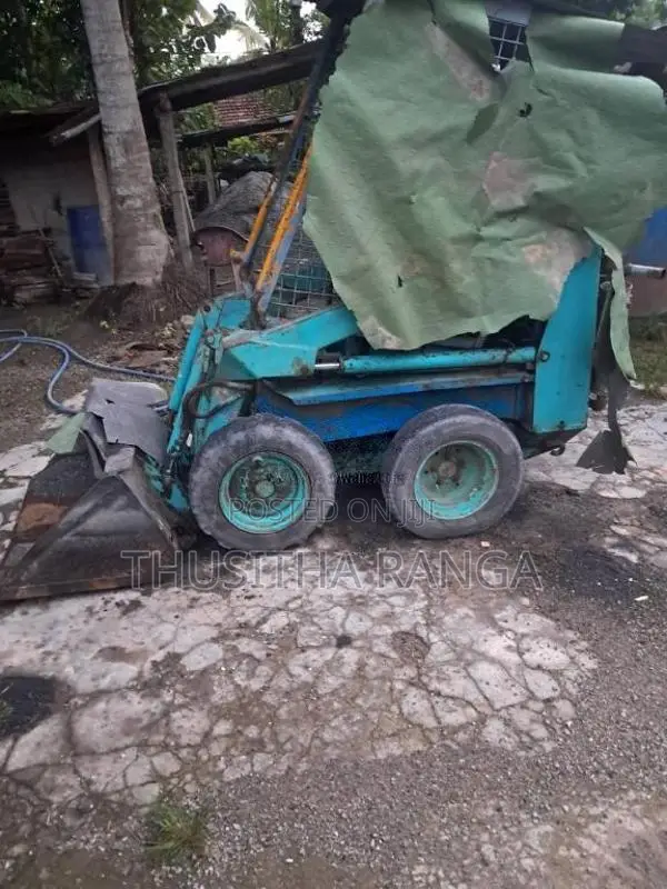 Komatsu Bobcat 2015 Heavy-Duty (Used)