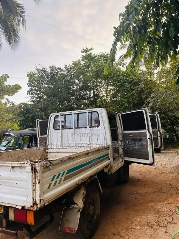 Isuzu Motor 1984 Crew Cab (Used)