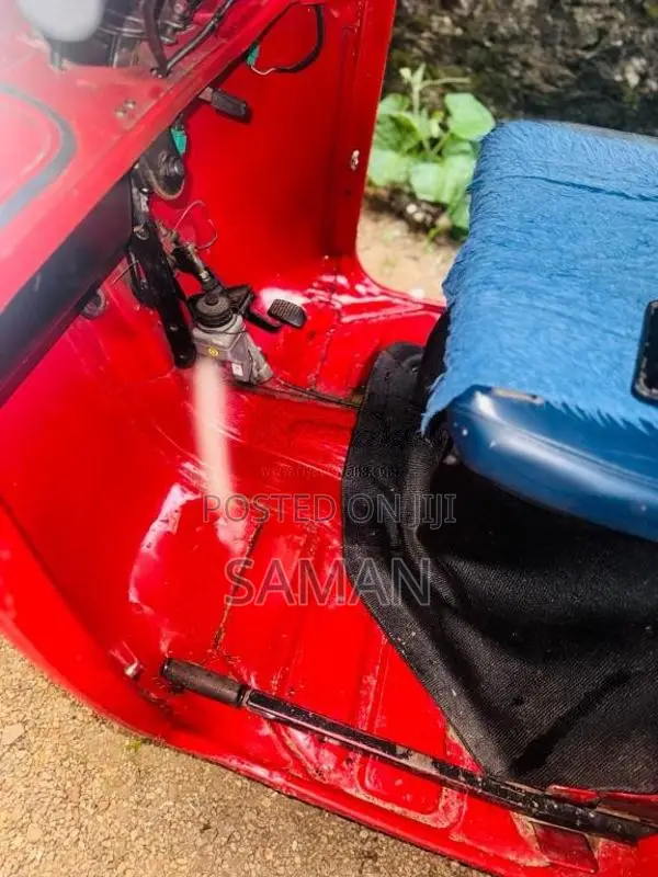 Bajaj Re 2004 Three Wheel (Used)
