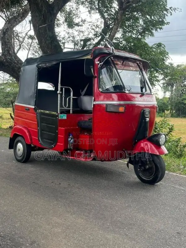 Bajaj 4 Stroke 2007 Three Wheel (Used)