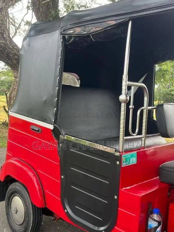 Bajaj 4 Stroke 2007 Three Wheel (Used)