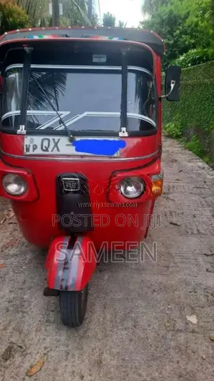 Bajaj 4 Stroke 2010 Three Wheel (Used)