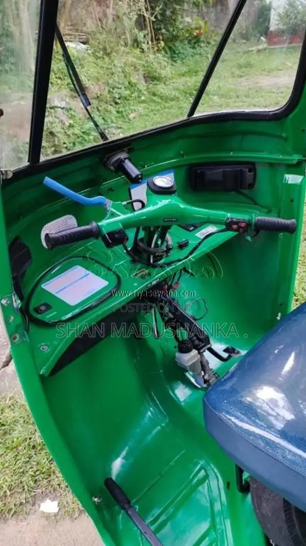 Bajaj RE 2005 Three Wheel (Used)