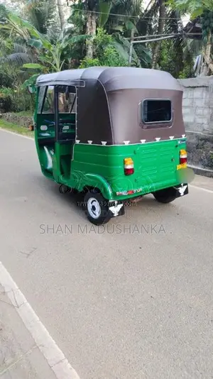 Bajaj RE 2005 Three Wheel (Used)