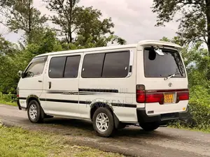 Toyota HIACE Dolphin LH113 1993 Van (Used)