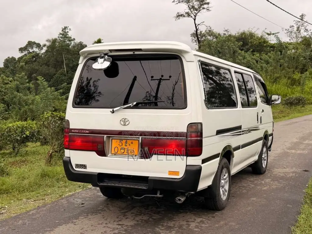 Toyota HIACE Dolphin LH113 1993 Van (Used)