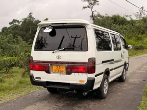 Toyota HIACE Dolphin LH113 1993 Van (Used)