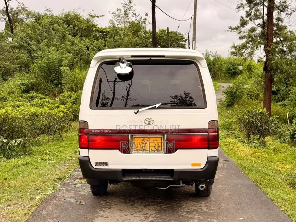 Toyota HIACE Dolphin LH113 1993 Van (Used)