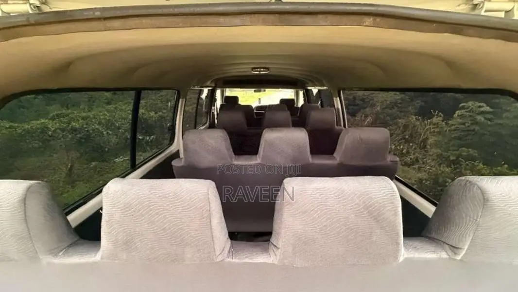 Toyota HIACE Dolphin LH113 1993 Van (Used)