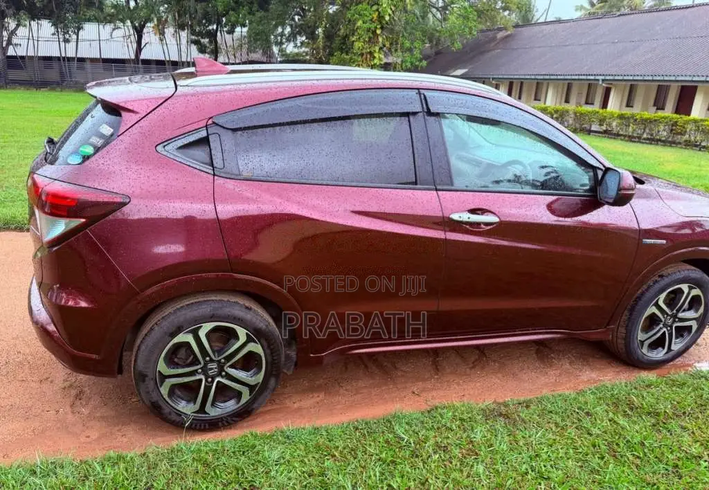 Honda Vezel 2015 SUV (Used)