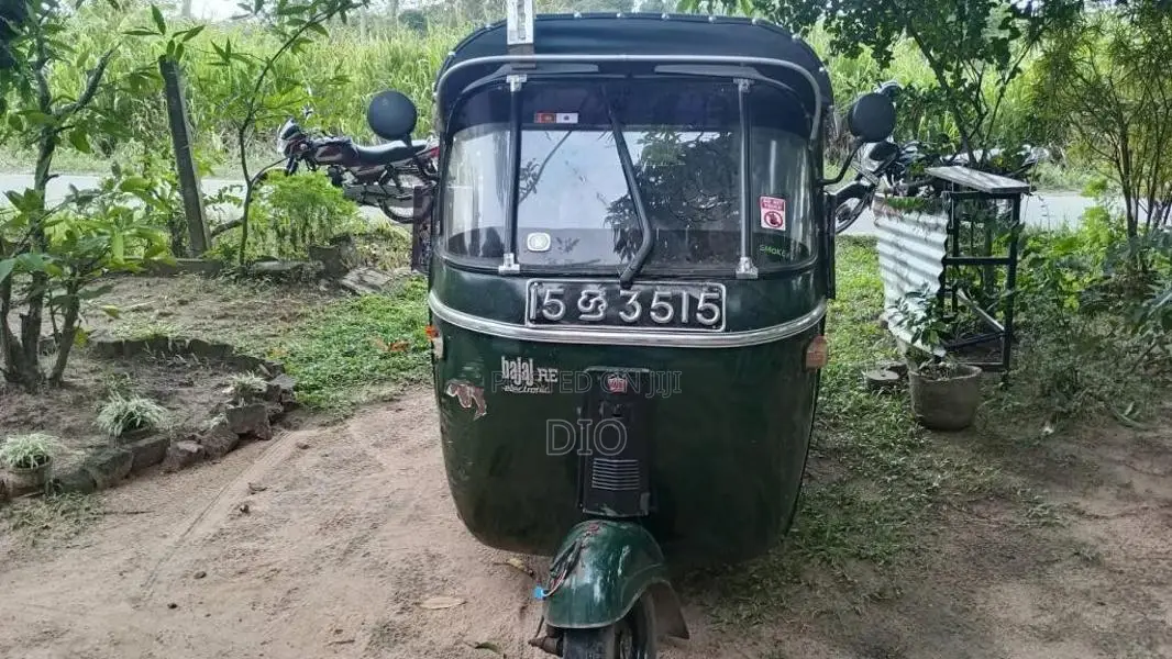 Bajaj 2 Stroke 1990 Three Wheel (Used)