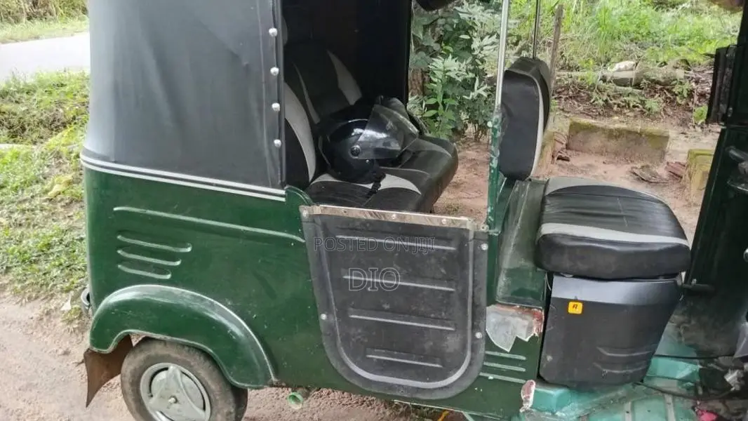 Bajaj 2 Stroke 1990 Three Wheel (Used)