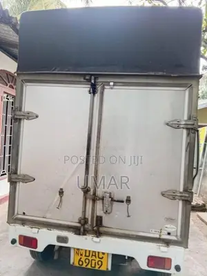 Suzuki Carry 2011 Lorry (Used)