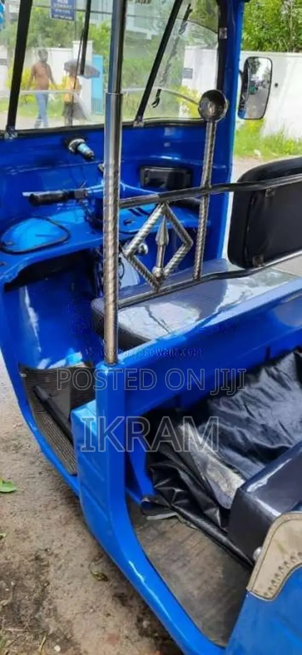 Bajaj 2 Stroke 2000 Three Wheel (Used)