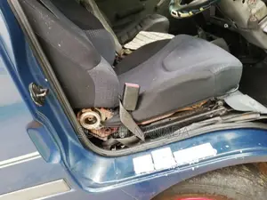Isuzu Fargo 1998 Van (Used)