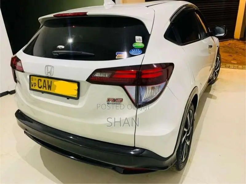 Honda Vezel Rs Sensing 2017 SUV (Used)