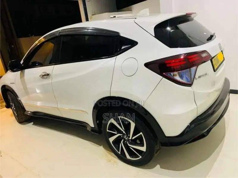 Honda Vezel Rs Sensing 2017 SUV (Used)