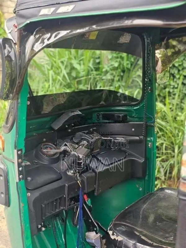 Bajaj RE 2014 Three Wheel (Used)