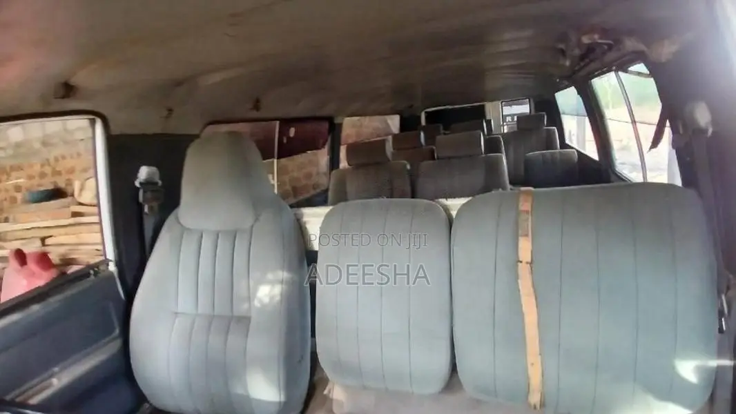Isuzu Isuzu 1980 Van (Used)