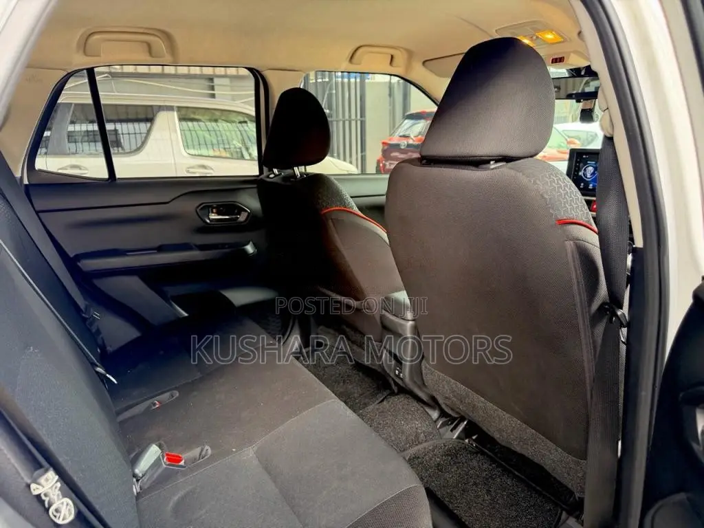 Toyota Raize Z 2WD Black Top 2020 SUV (Used)