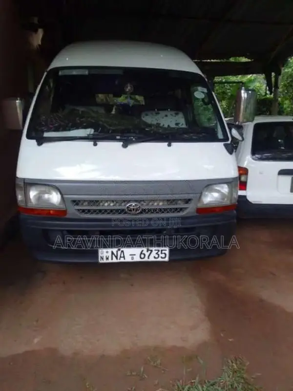 Toyota Dolphin 2003 Van (Used)