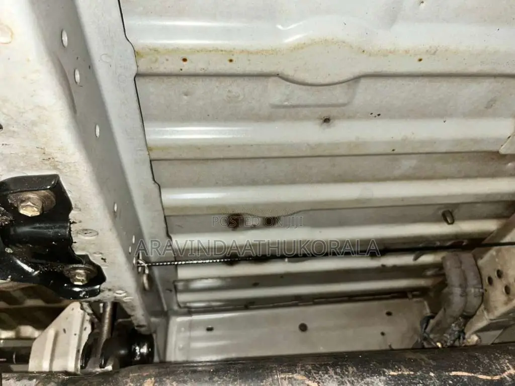 Toyota Dolphin 2003 Van (Used)
