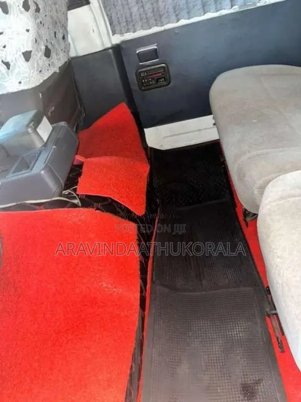 Toyota Dolphin 2003 Van (Used)