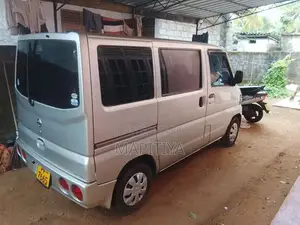 Nissan Clipper 2011 Van (Used)