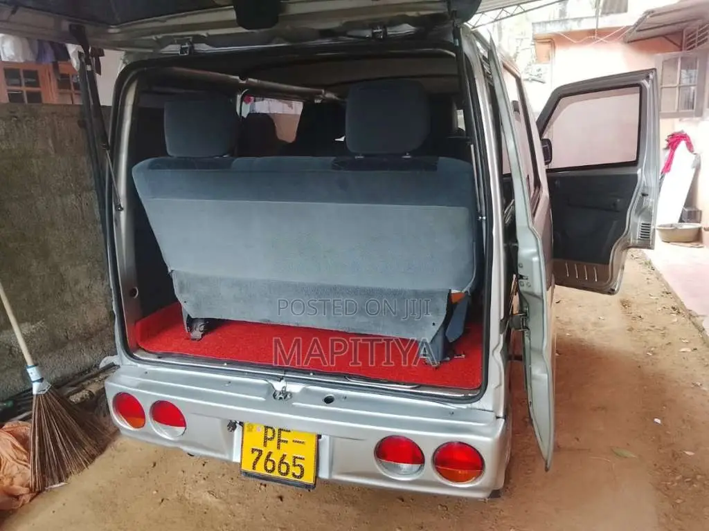 Nissan Clipper 2011 Van (Used)