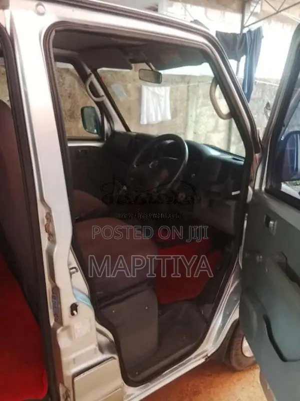 Nissan Clipper 2011 Van (Used)