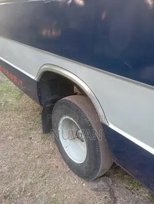Isuzu 4bd1 1982 Bus (Used)